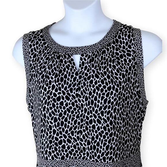 Michael Kors Animal Print Keyhole Midi Dress 2X - Picture 2 of 10